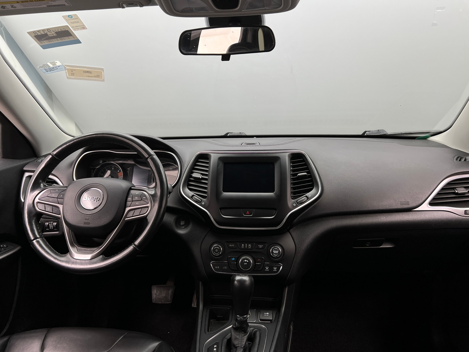 Thumbnail: 2019 Jeep Cherokee - 3