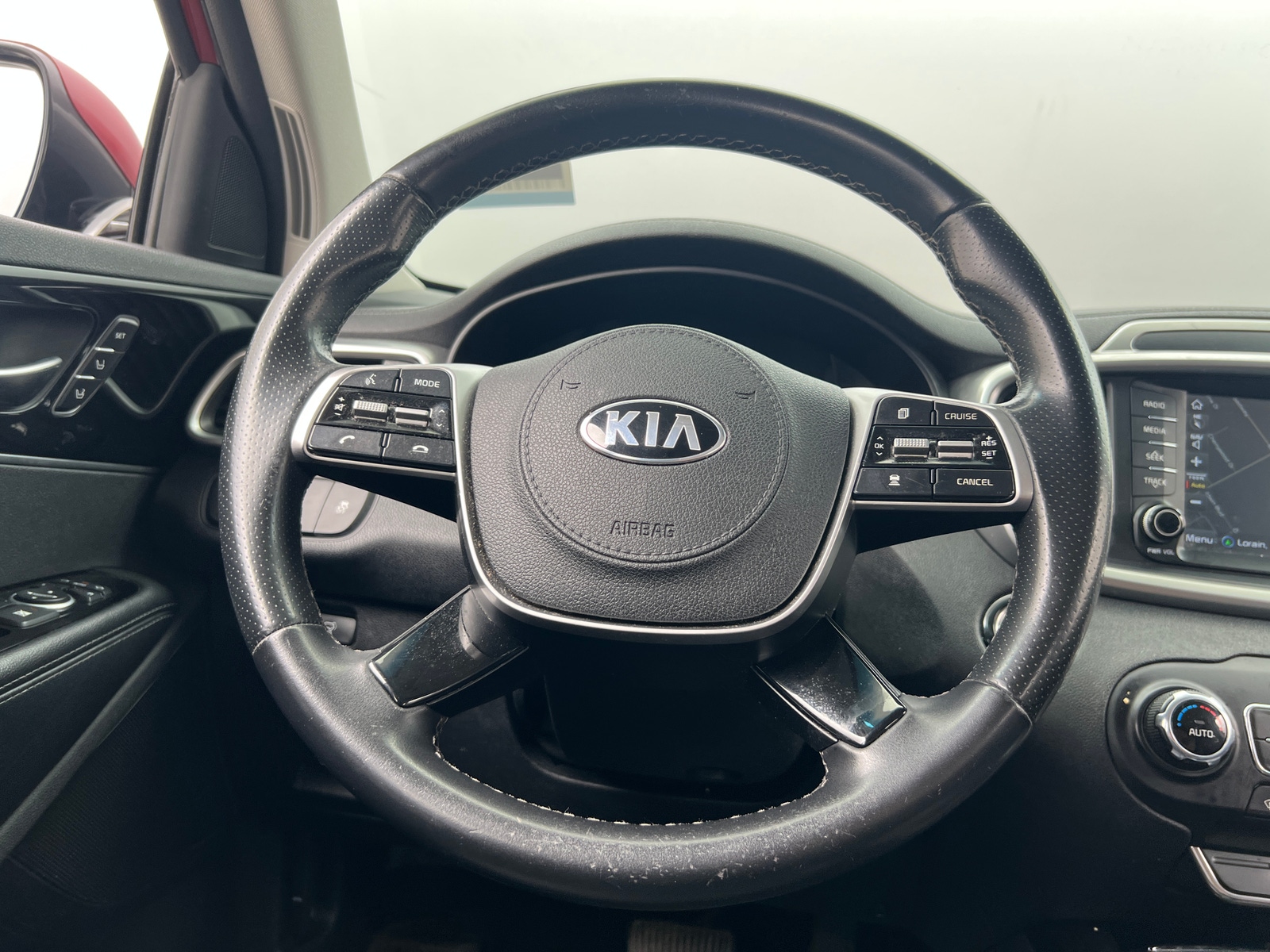 Thumbnail: 2020 Kia Sorento - 4