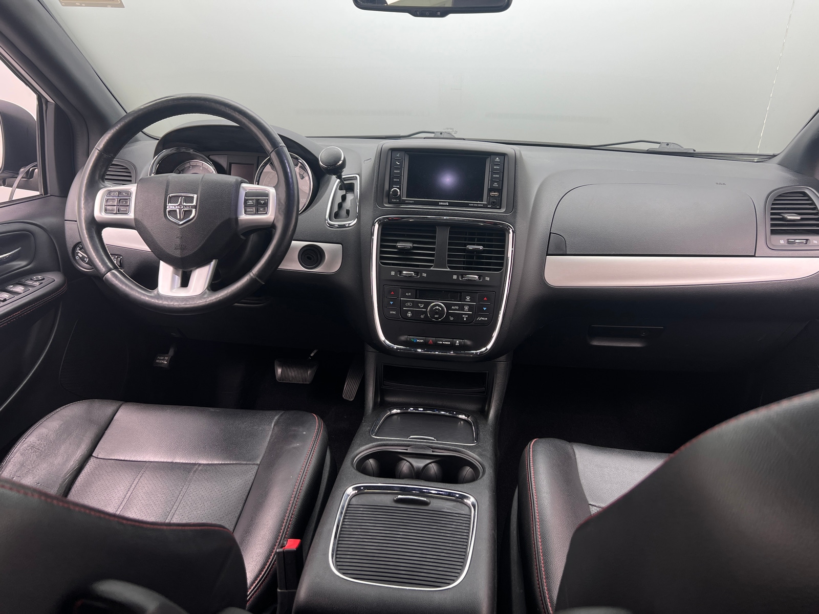 Thumbnail: 2017 Dodge Grand Caravan - 2