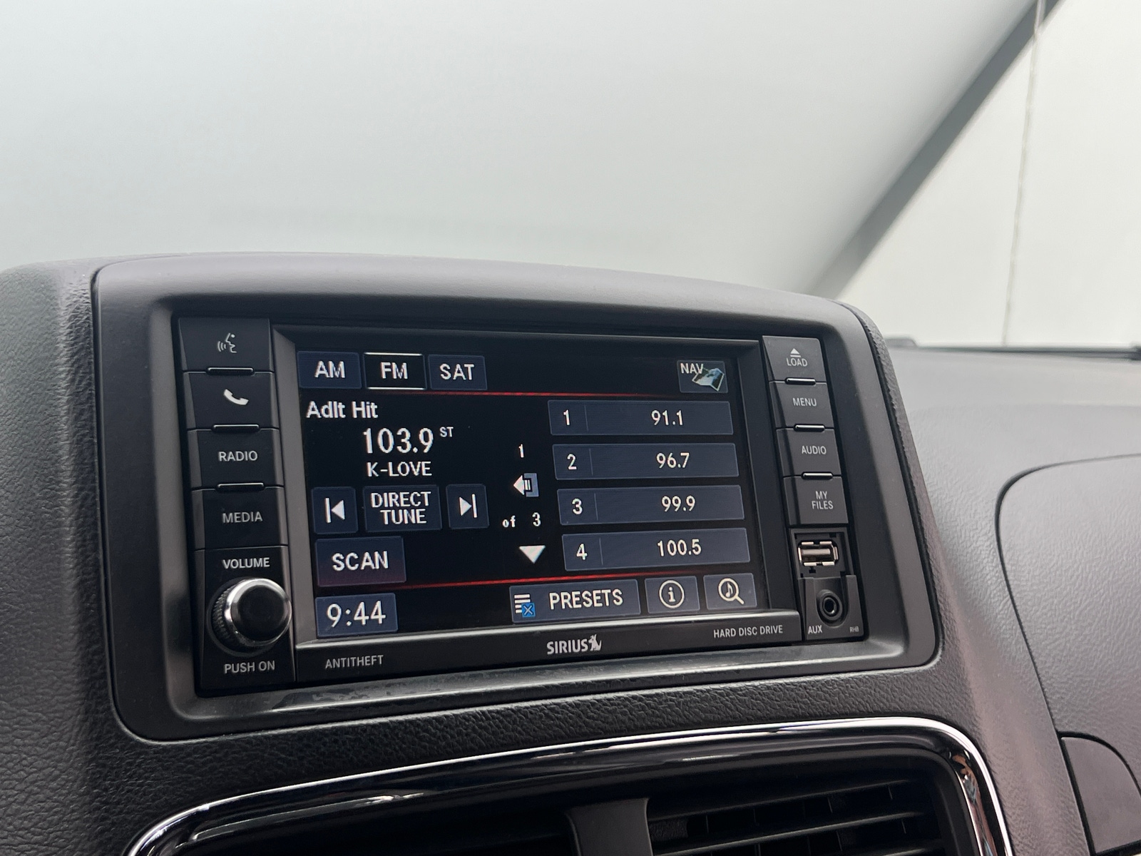 Thumbnail: 2017 Dodge Grand Caravan - 3
