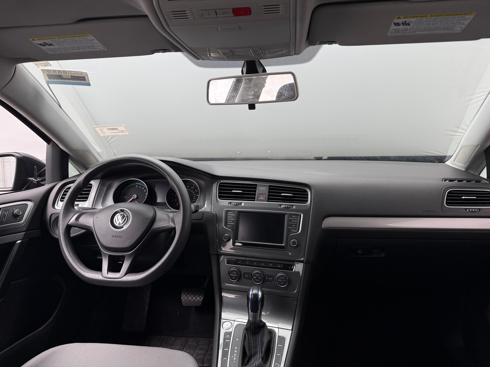 Thumbnail: 2016 Volkswagen e-Golf - 3