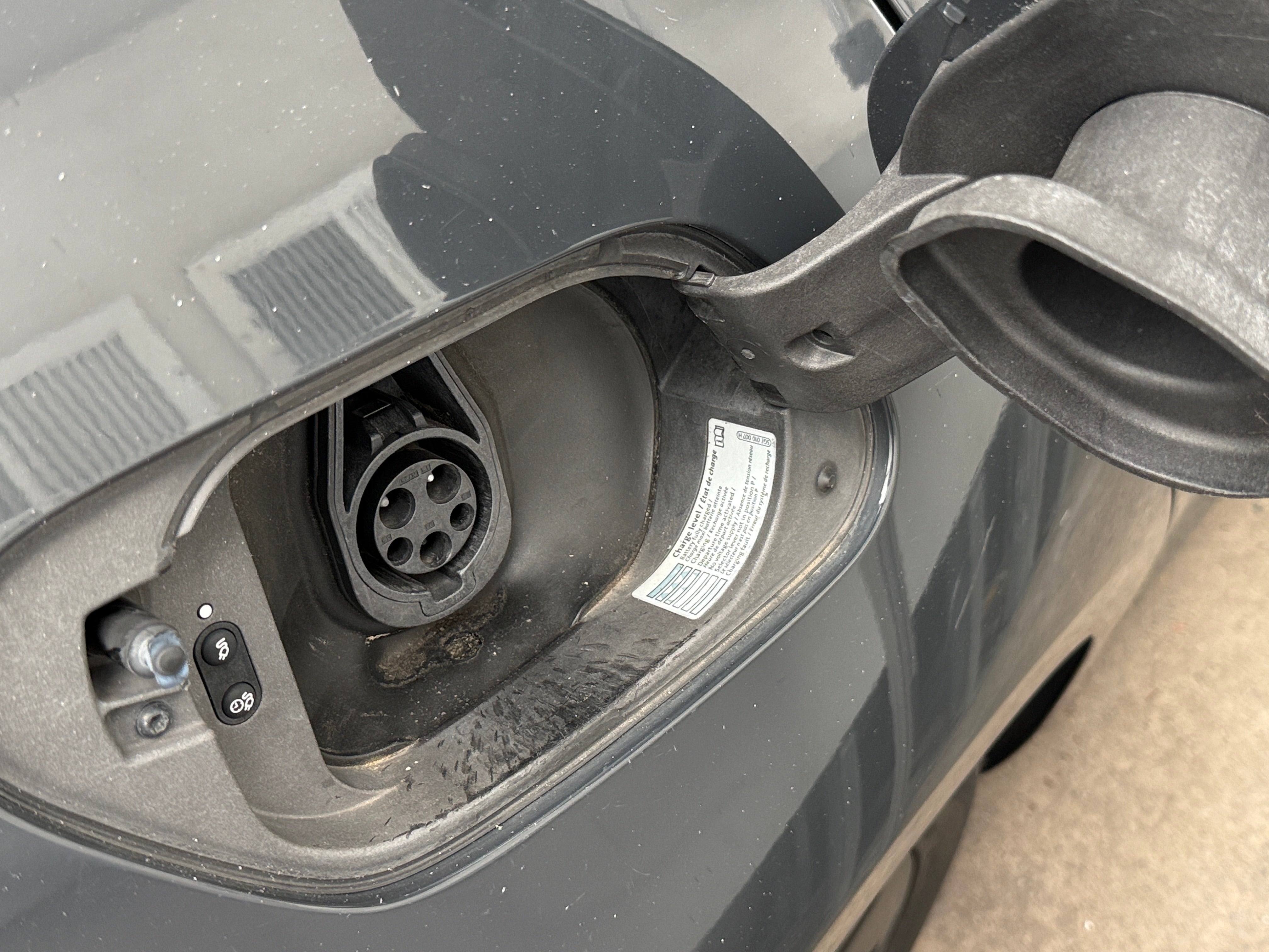 Used 2016 Volkswagen e-Golf e-Golf SE with VIN WVWKP7AU2GW912375 for sale in Auburn, WA