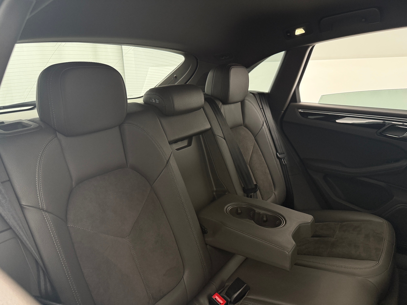 Thumbnail: 2018 Porsche Macan - 5