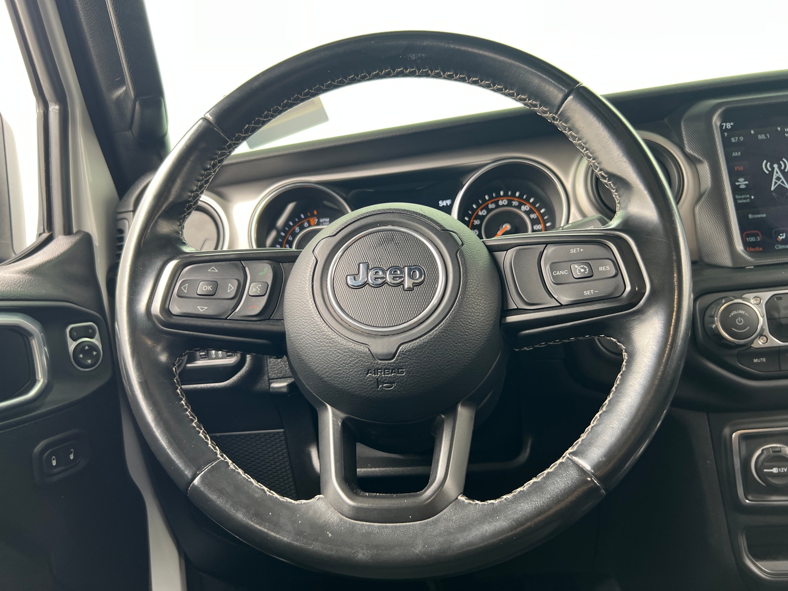Thumbnail: 2021 Jeep Gladiator - 5