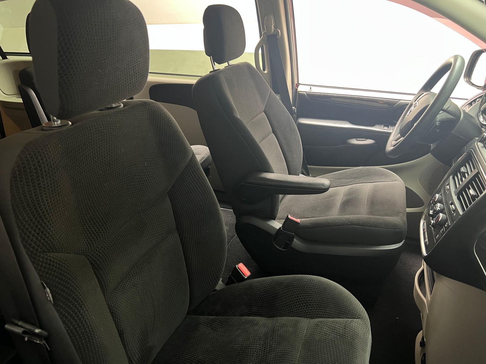 Thumbnail: 2019 Dodge Grand Caravan - 2