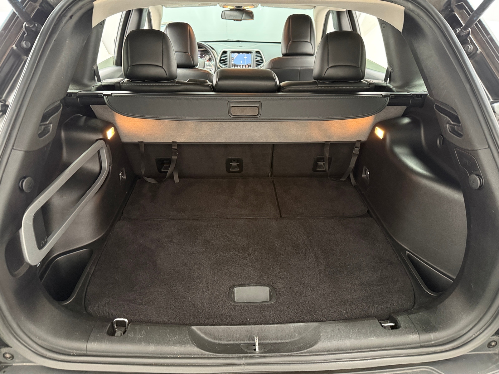 Thumbnail: 2015 Jeep Cherokee - 6
