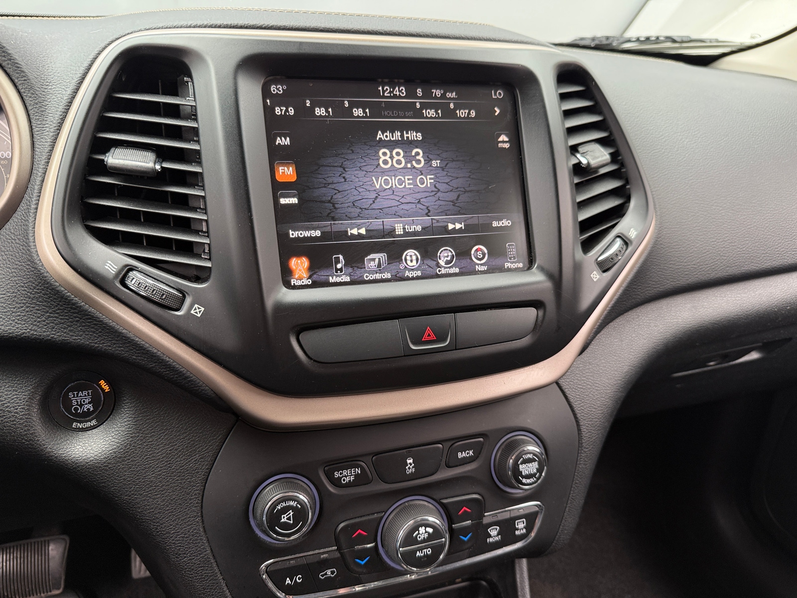 Thumbnail: 2015 Jeep Cherokee - 3