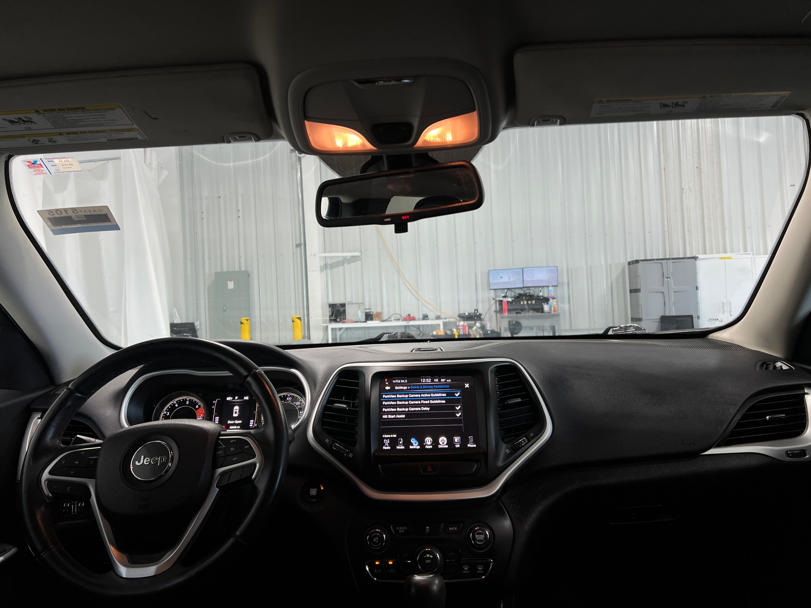 Thumbnail: 2018 Jeep Cherokee - 3
