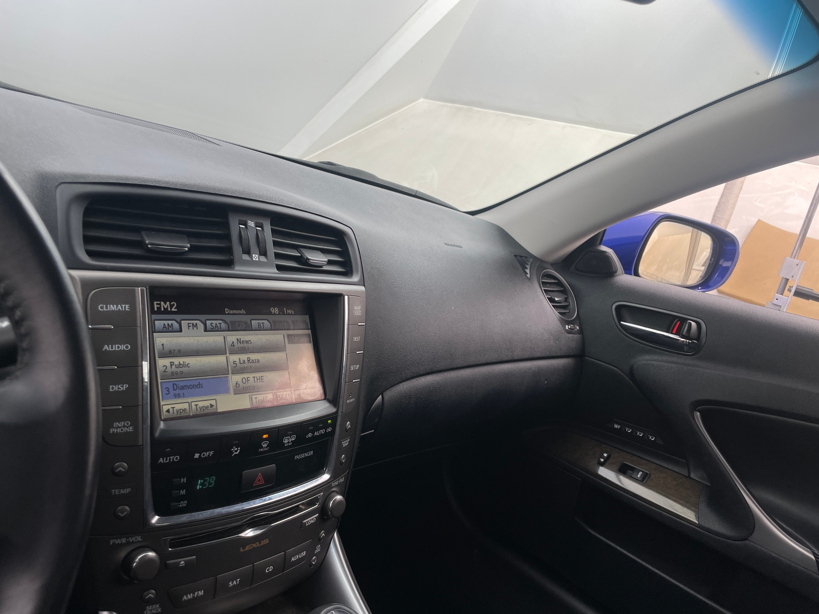 Thumbnail: 2010 Lexus IS - 3