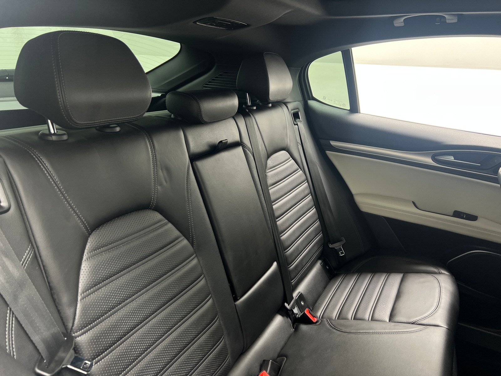 Thumbnail: 2020 Alfa Romeo Stelvio - 5