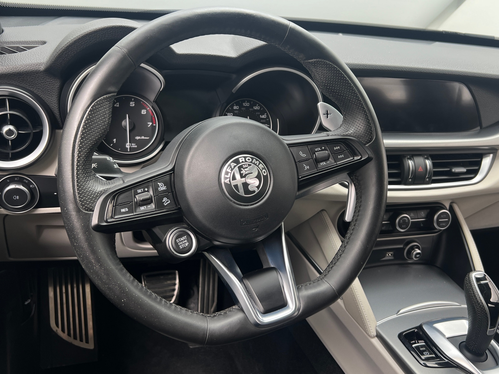 Thumbnail: 2020 Alfa Romeo Stelvio - 4
