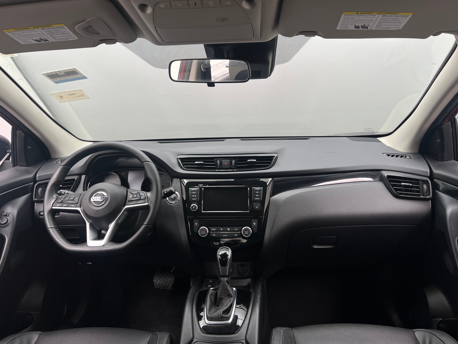 Thumbnail: 2022 Nissan Rogue Sport - 3