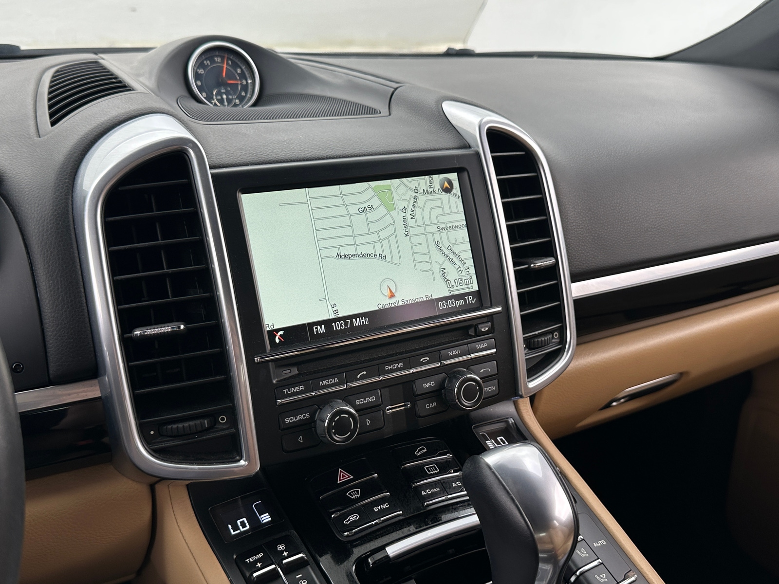 Thumbnail: 2016 Porsche Cayenne - 3