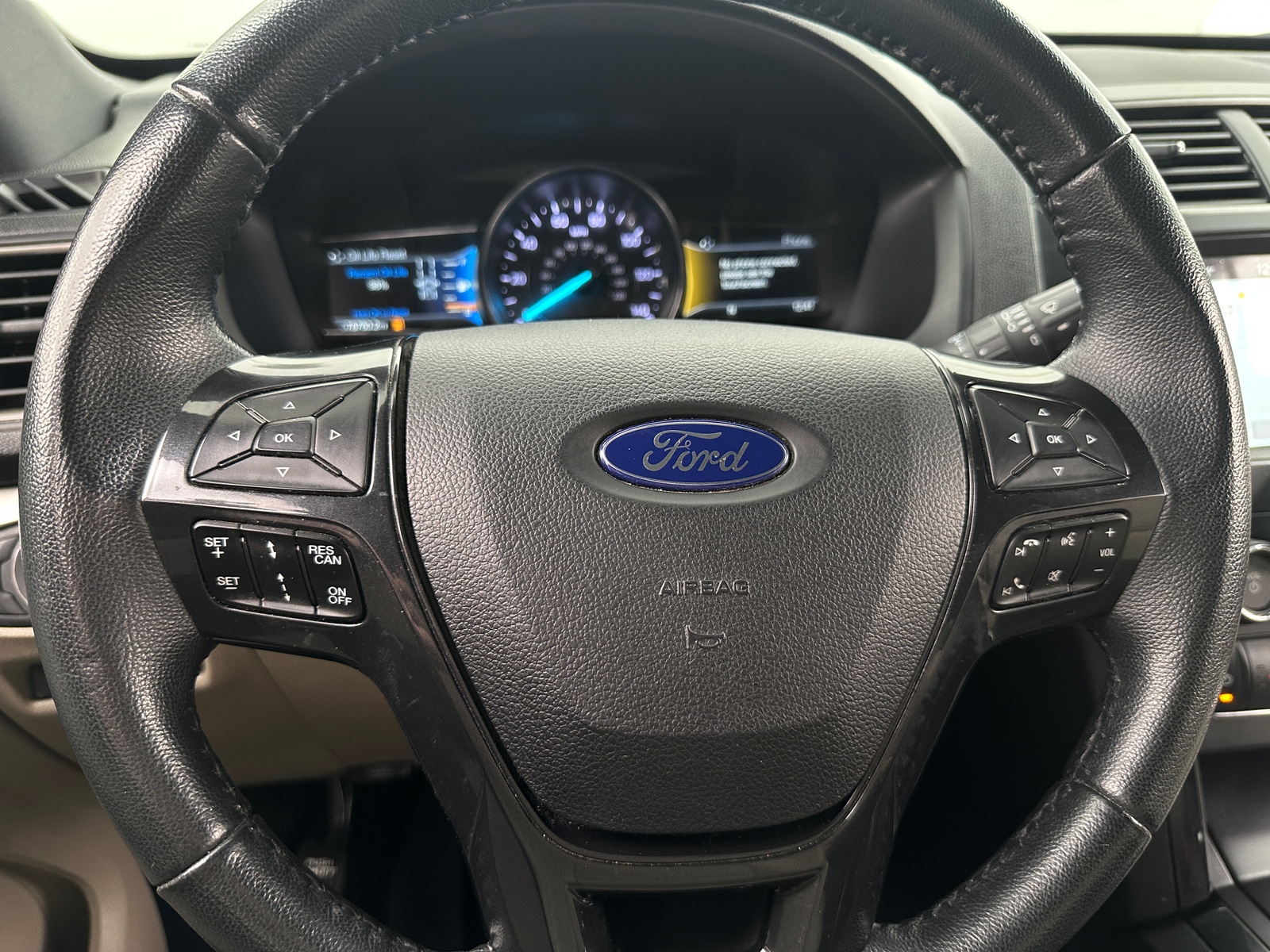 Thumbnail: 2019 Ford Explorer - 5