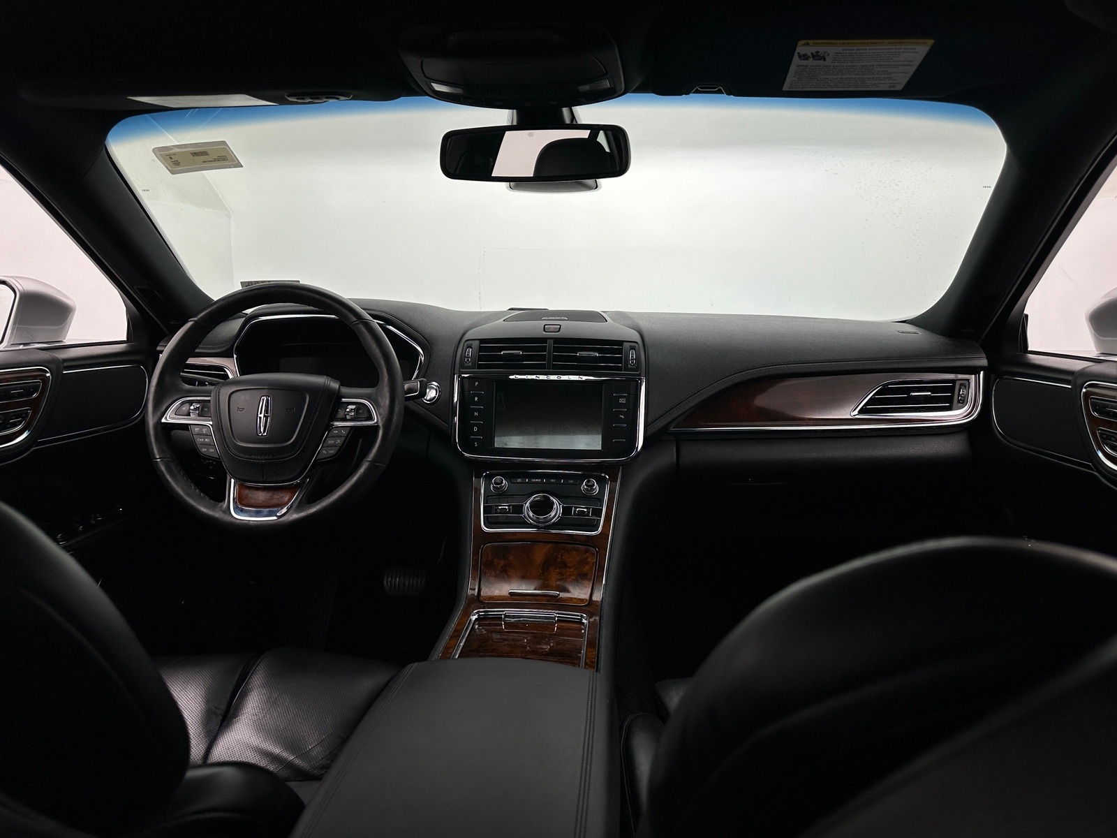 Thumbnail: 2017 Lincoln Continental - 2