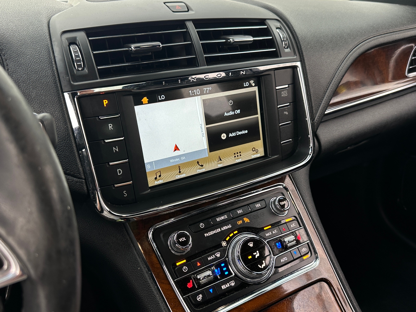 Thumbnail: 2017 Lincoln Continental - 3