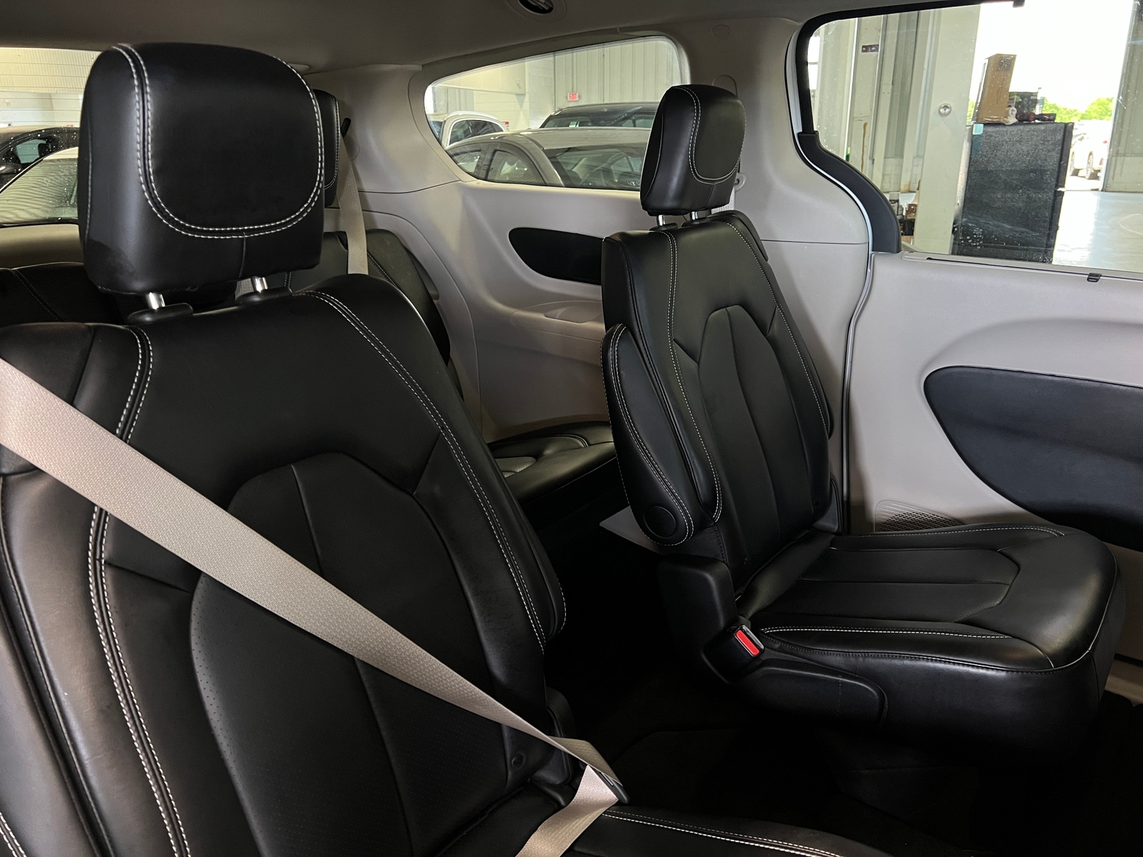 Thumbnail: 2024 Chrysler Pacifica - 6