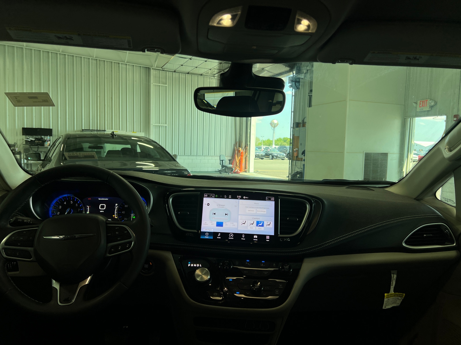 Thumbnail: 2024 Chrysler Pacifica - 3