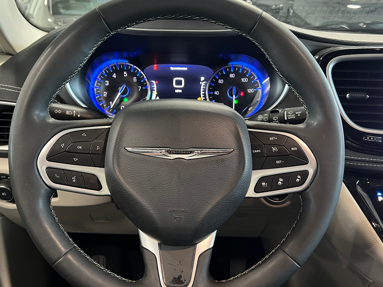 Thumbnail: 2024 Chrysler Pacifica - 5