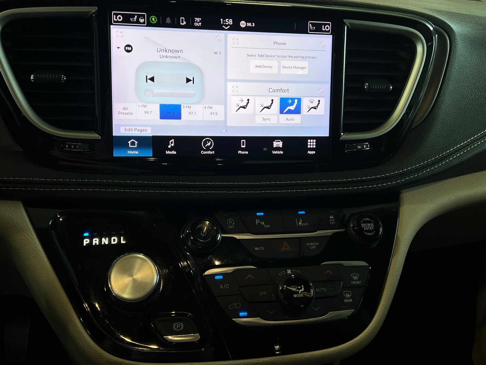 Thumbnail: 2024 Chrysler Pacifica - 4