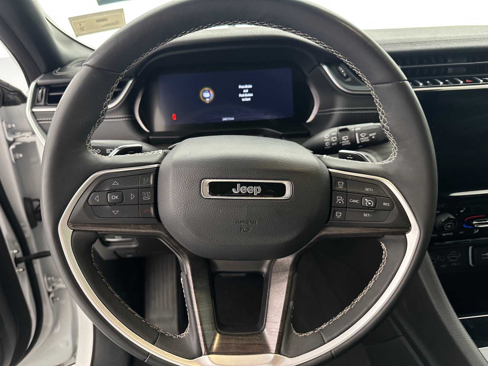 Thumbnail: 2024 Jeep Grand Cherokee L - 4