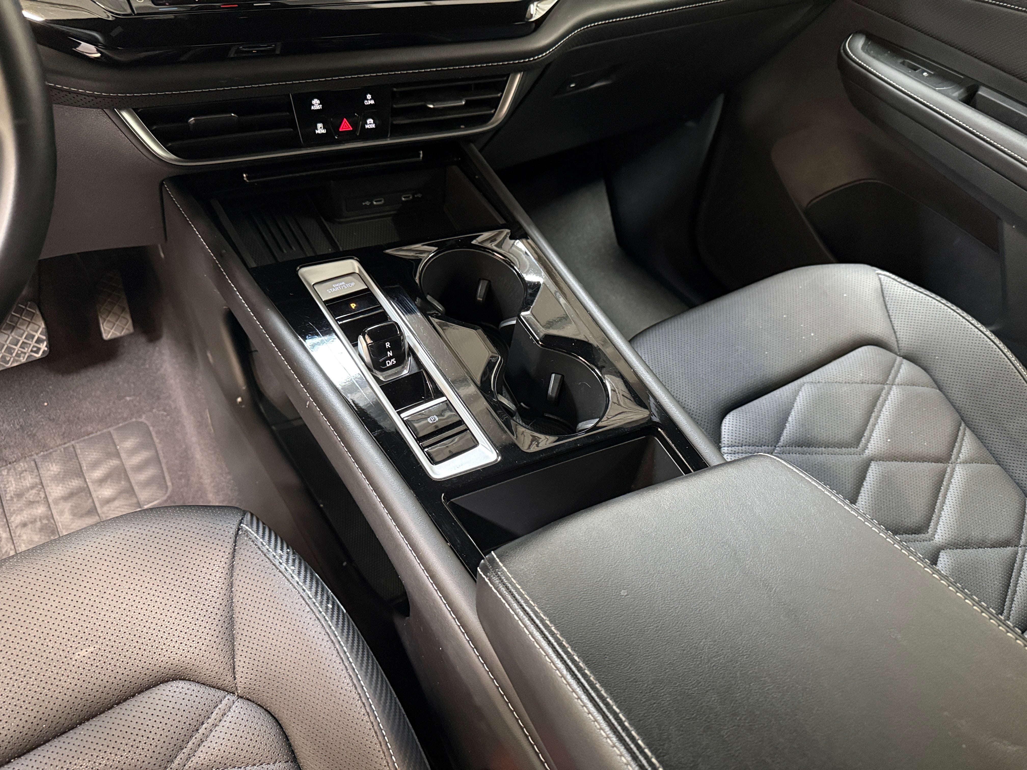 2025 Volkswagen Atlas Cross Sport SE w/Tech - Photo 6