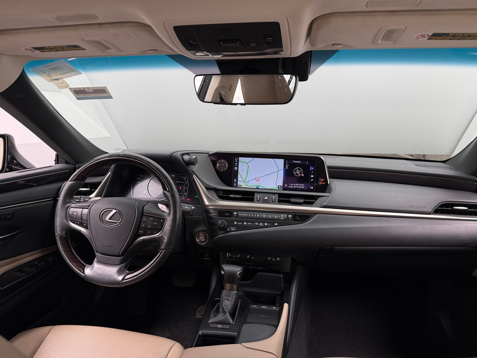Thumbnail: 2019 Lexus ES - 3