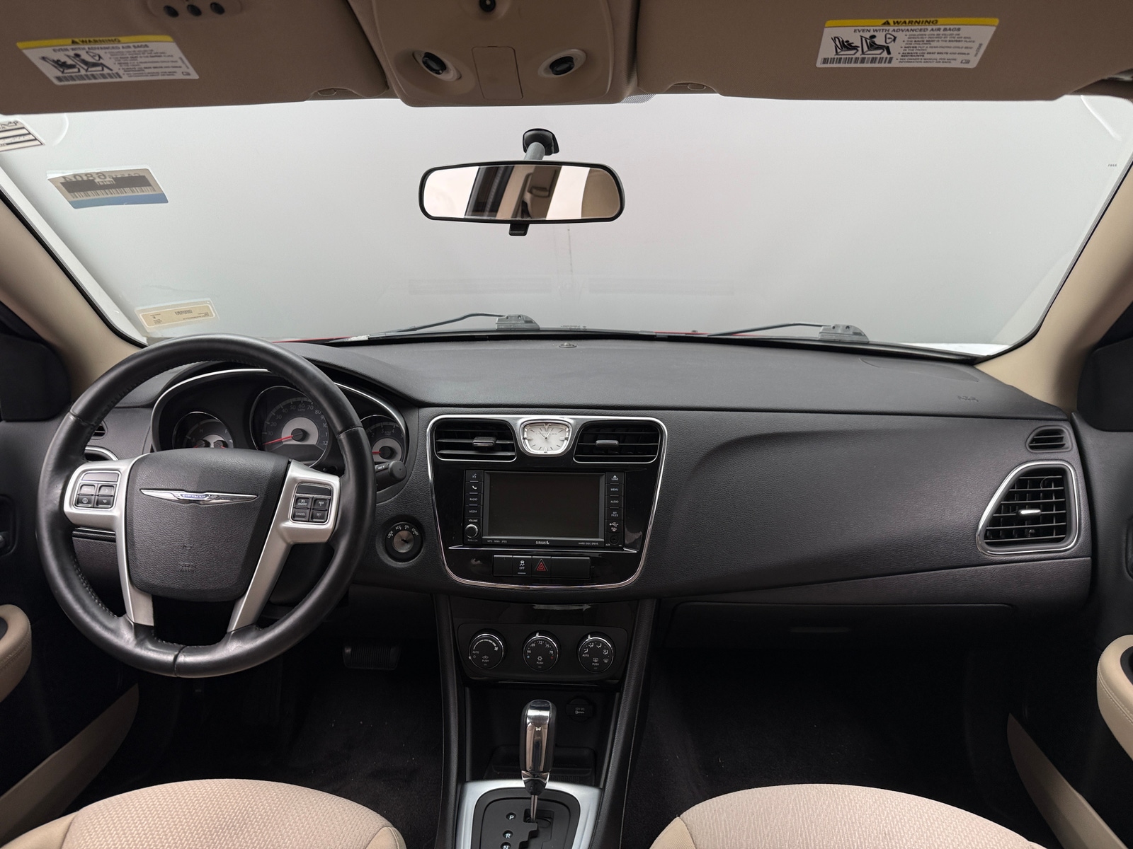 Thumbnail: 2011 Chrysler 200 - 3