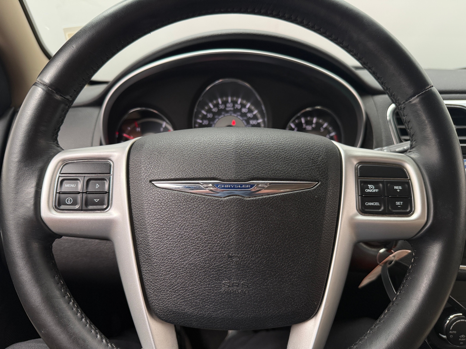 Thumbnail: 2011 Chrysler 200 - 5