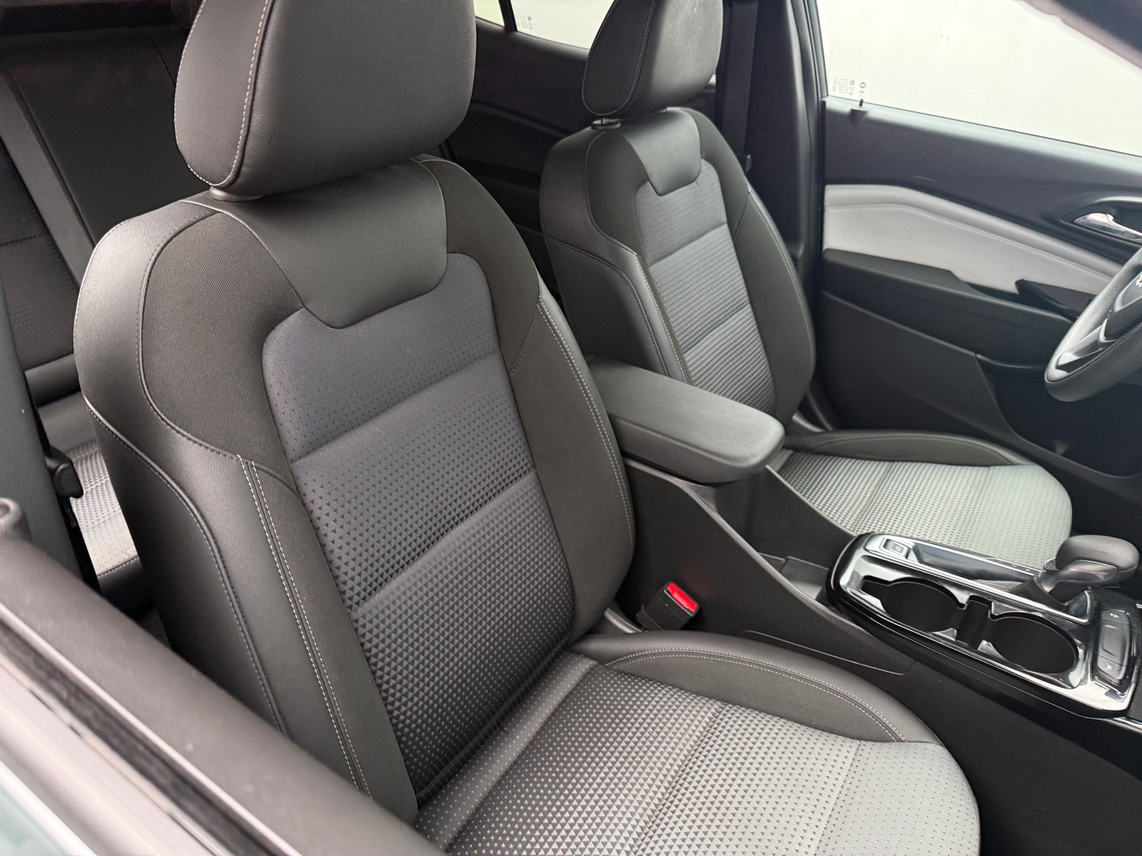 Thumbnail: 2025 Chevrolet Trax - 2