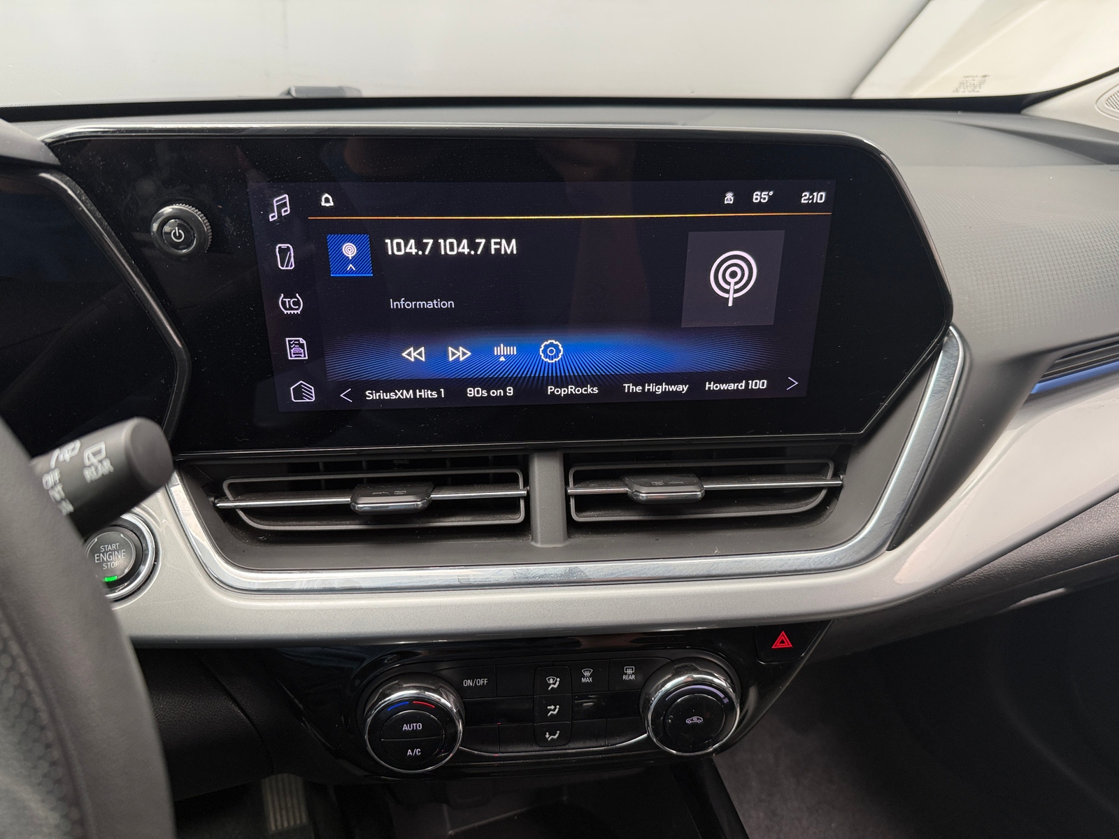 Thumbnail: 2025 Chevrolet Trax - 4