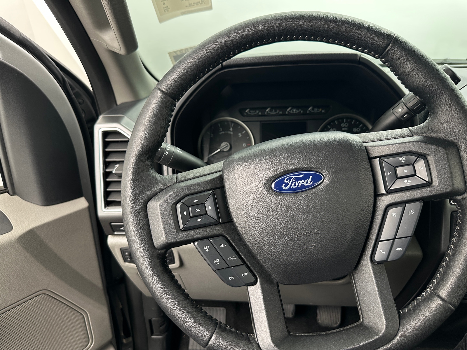 Thumbnail: 2018 Ford Econoline - 5
