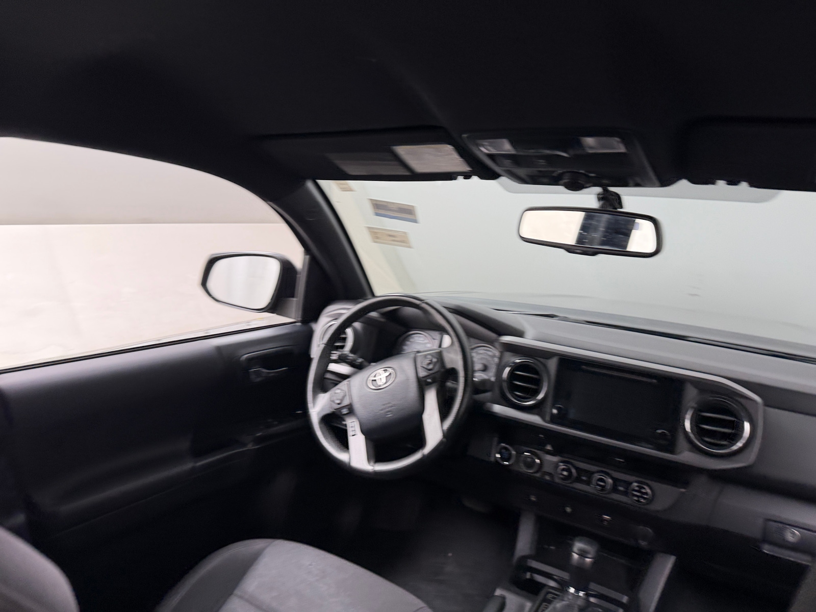 Thumbnail: 2016 Toyota Tacoma - 3