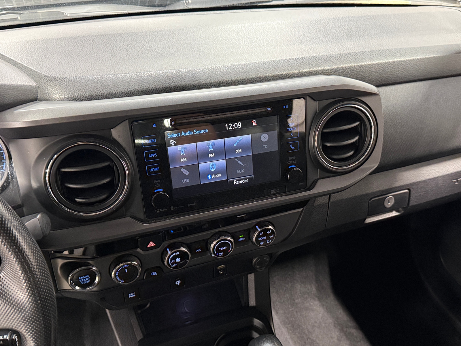 Thumbnail: 2016 Toyota Tacoma - 4