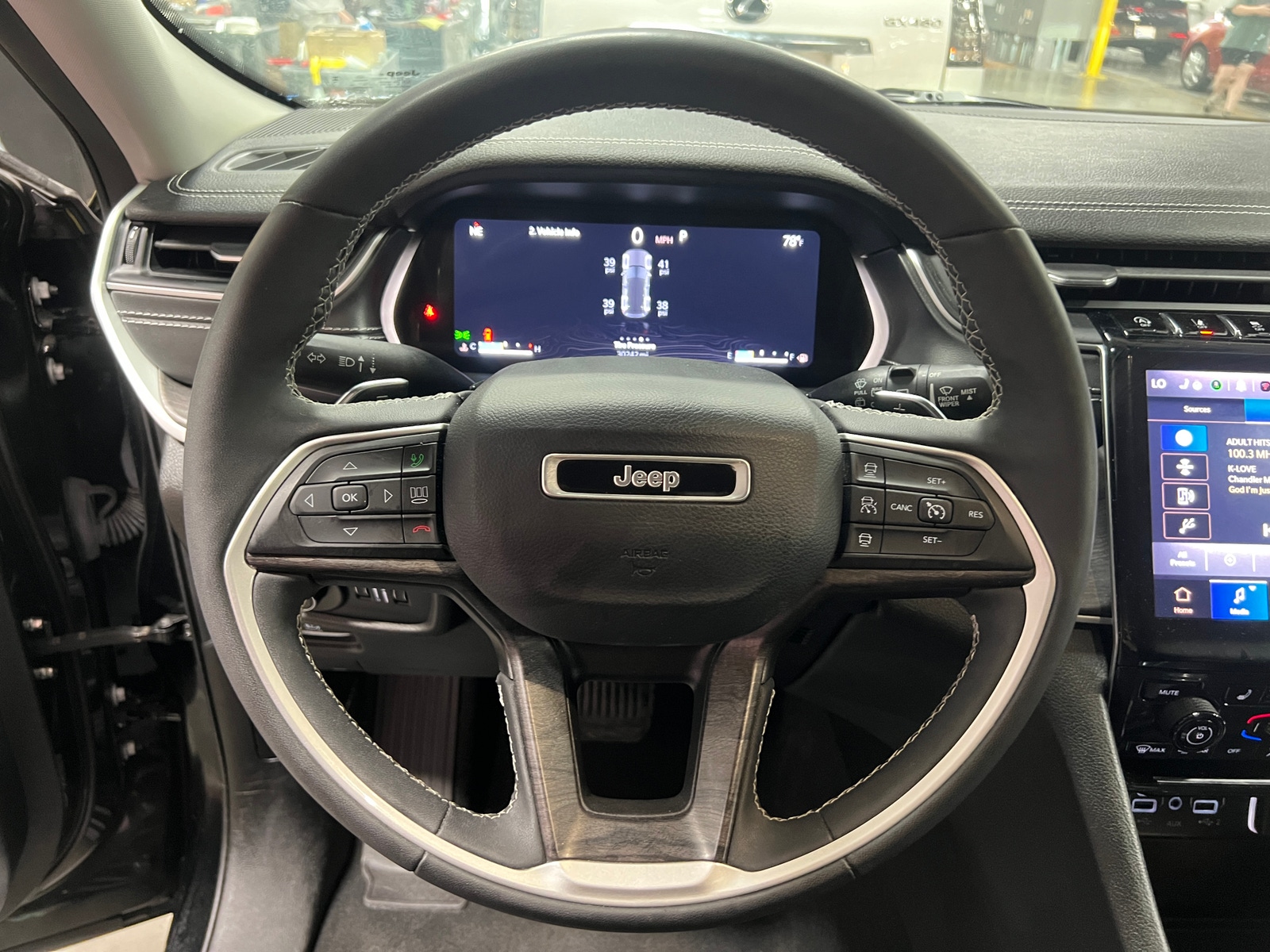 Thumbnail: 2023 Jeep Grand Cherokee - 4