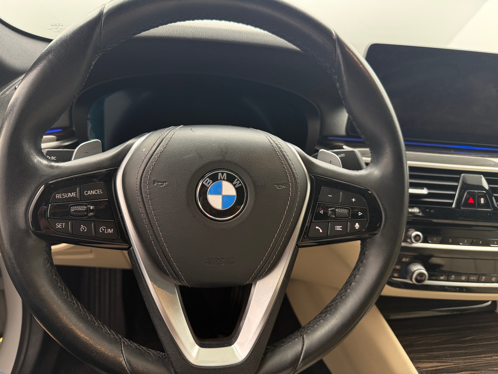 Thumbnail: 2023 BMW 5 Series - 4