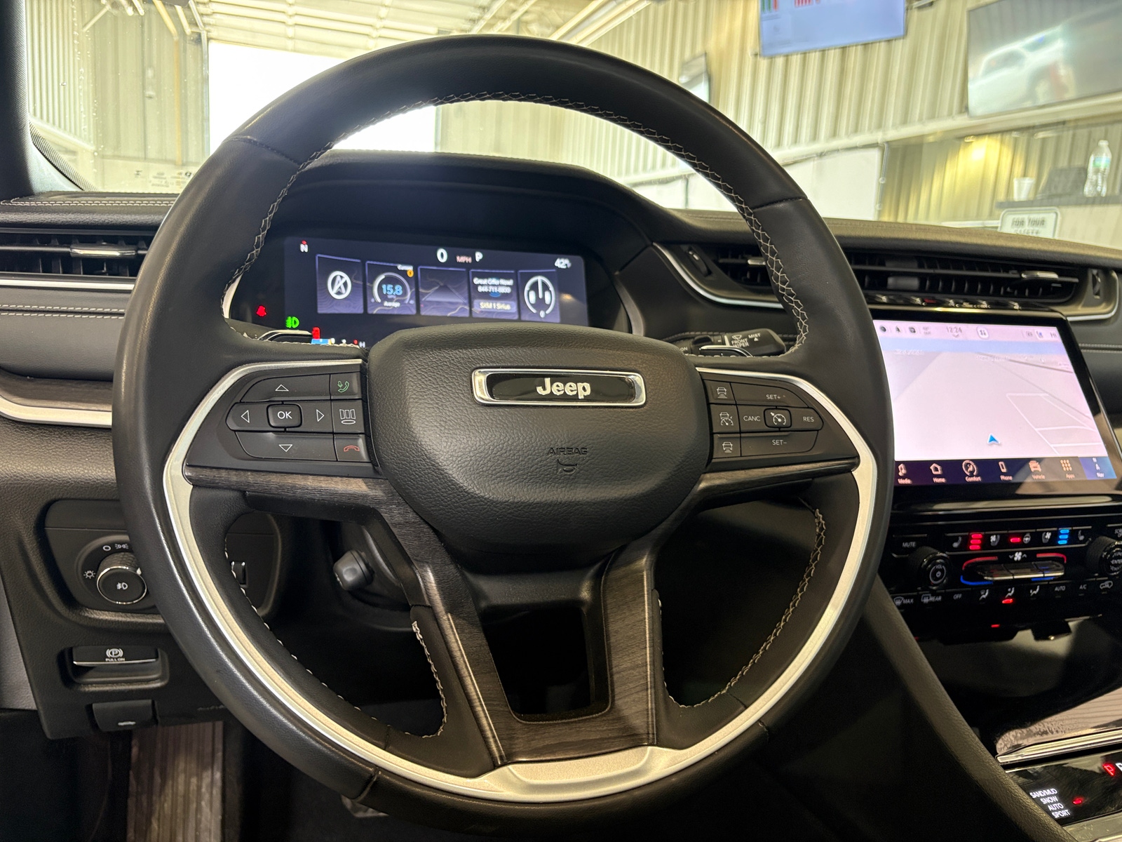 Thumbnail: 2024 Jeep Grand Cherokee L - 4