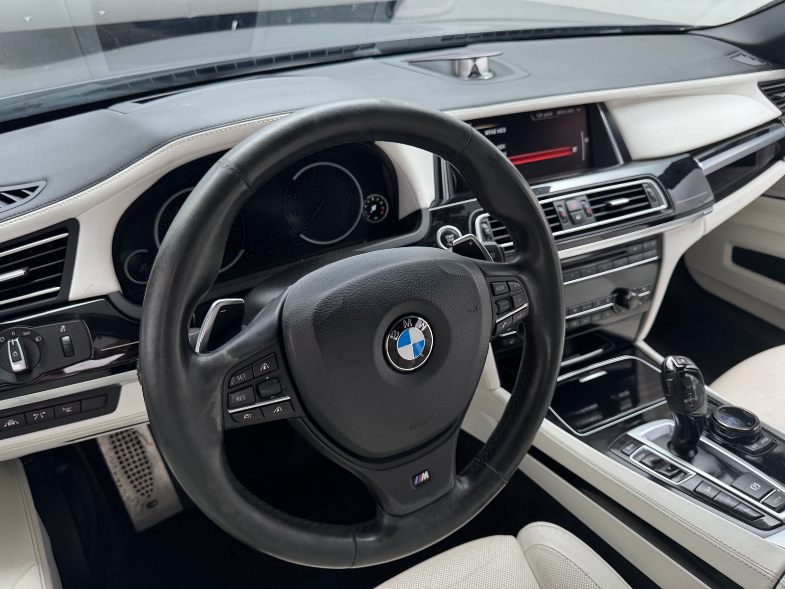 Thumbnail: 2015 BMW 7 Series - 4