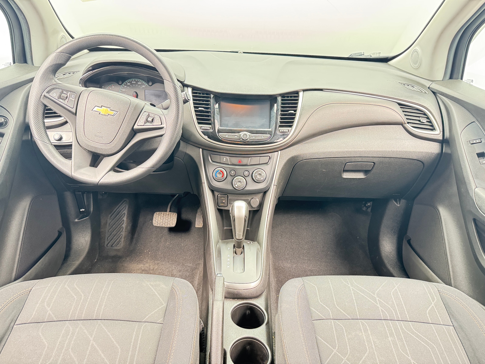 Thumbnail: 2017 Chevrolet Trax - 3