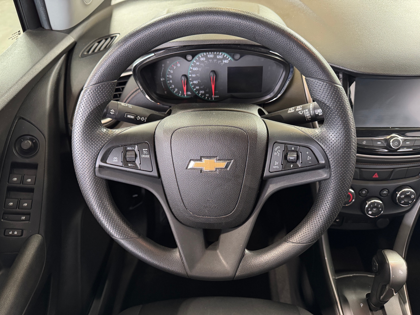 Thumbnail: 2017 Chevrolet Trax - 5