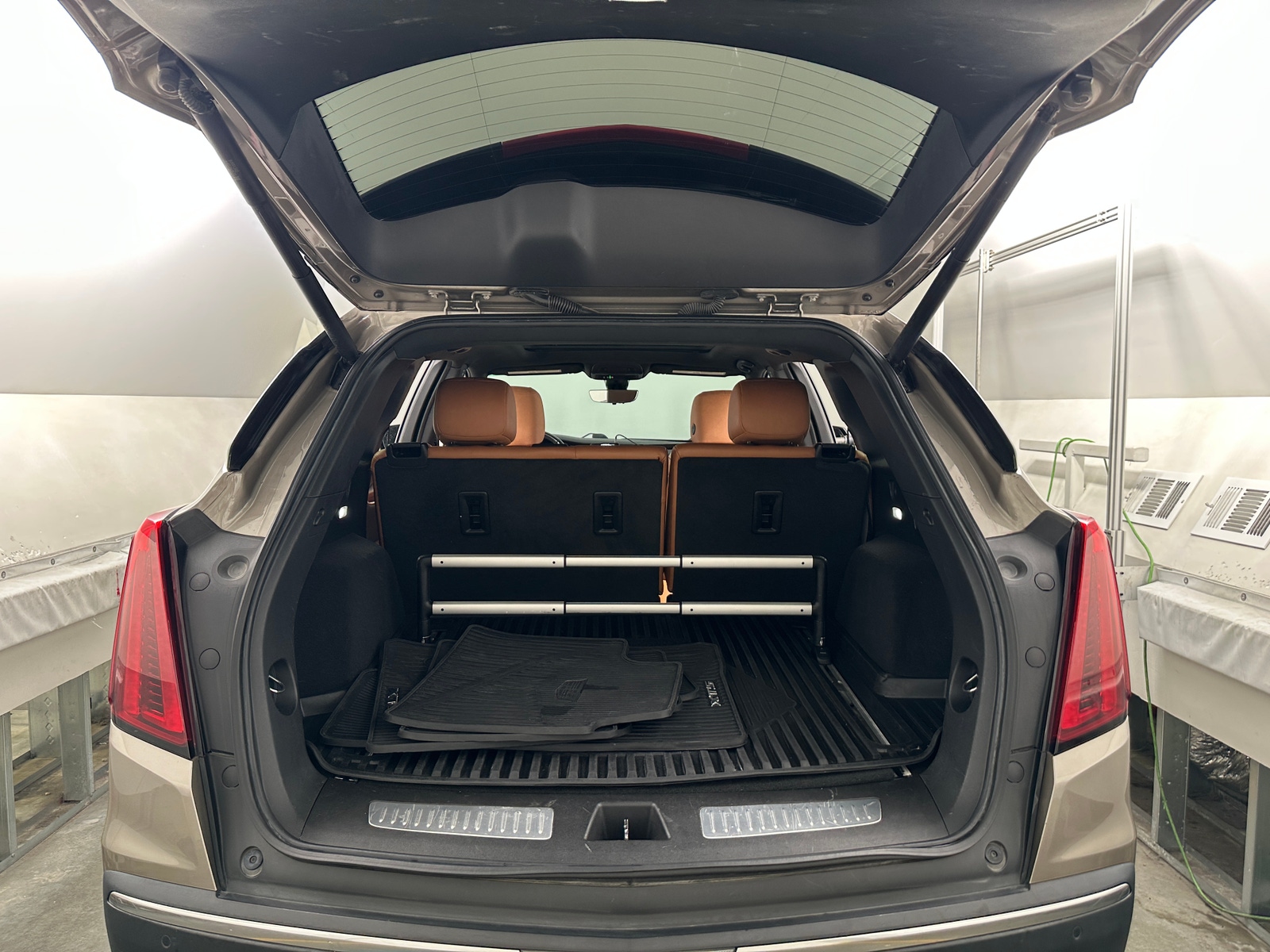 Thumbnail: 2022 Cadillac XT5 - 6