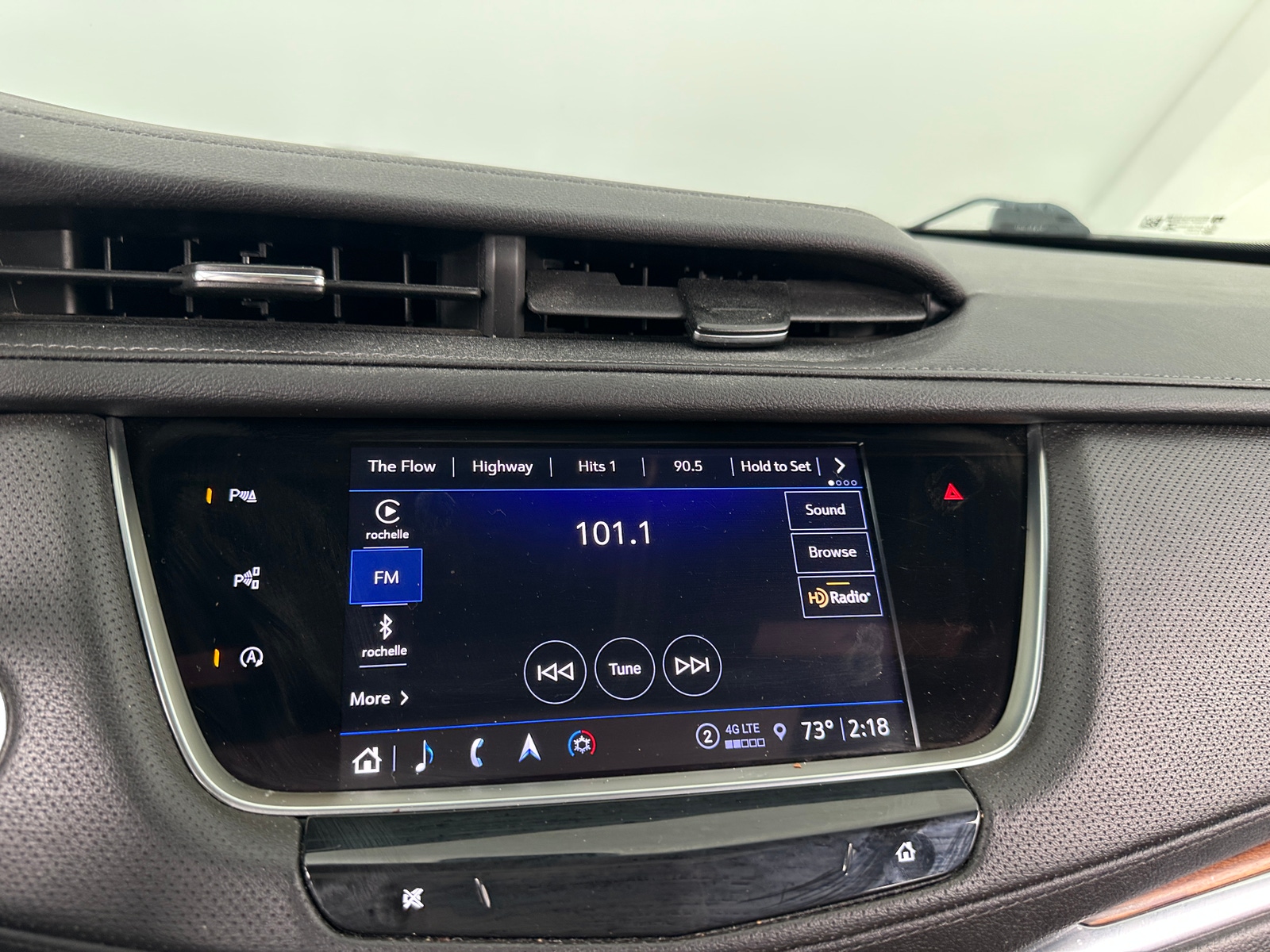 Thumbnail: 2022 Cadillac XT5 - 3