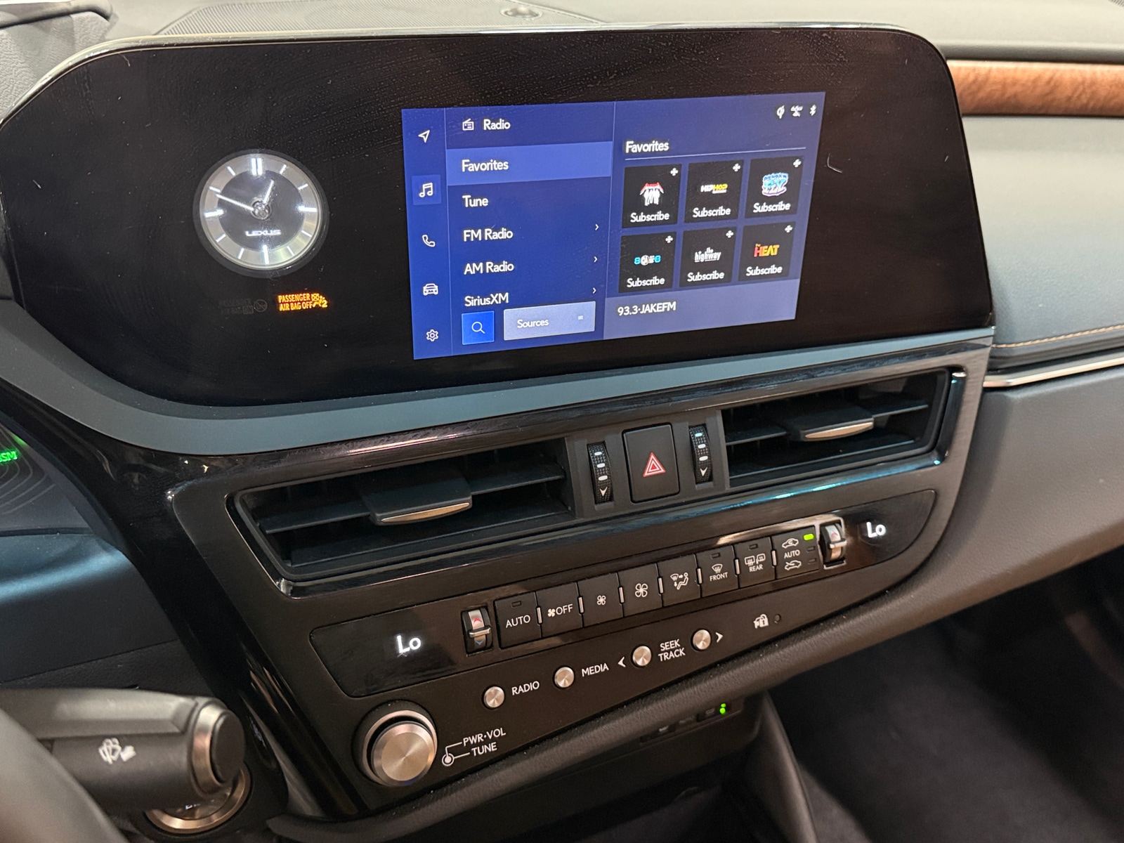 Thumbnail: 2023 Lexus ES - 3