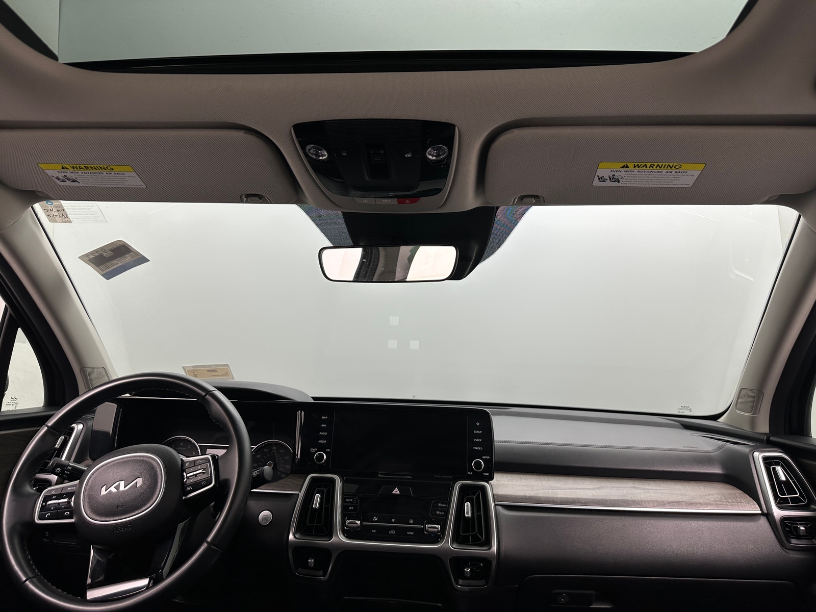 Thumbnail: 2023 Kia Sorento - 3