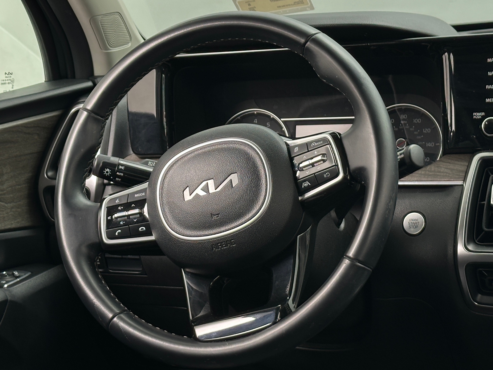 Thumbnail: 2023 Kia Sorento - 5