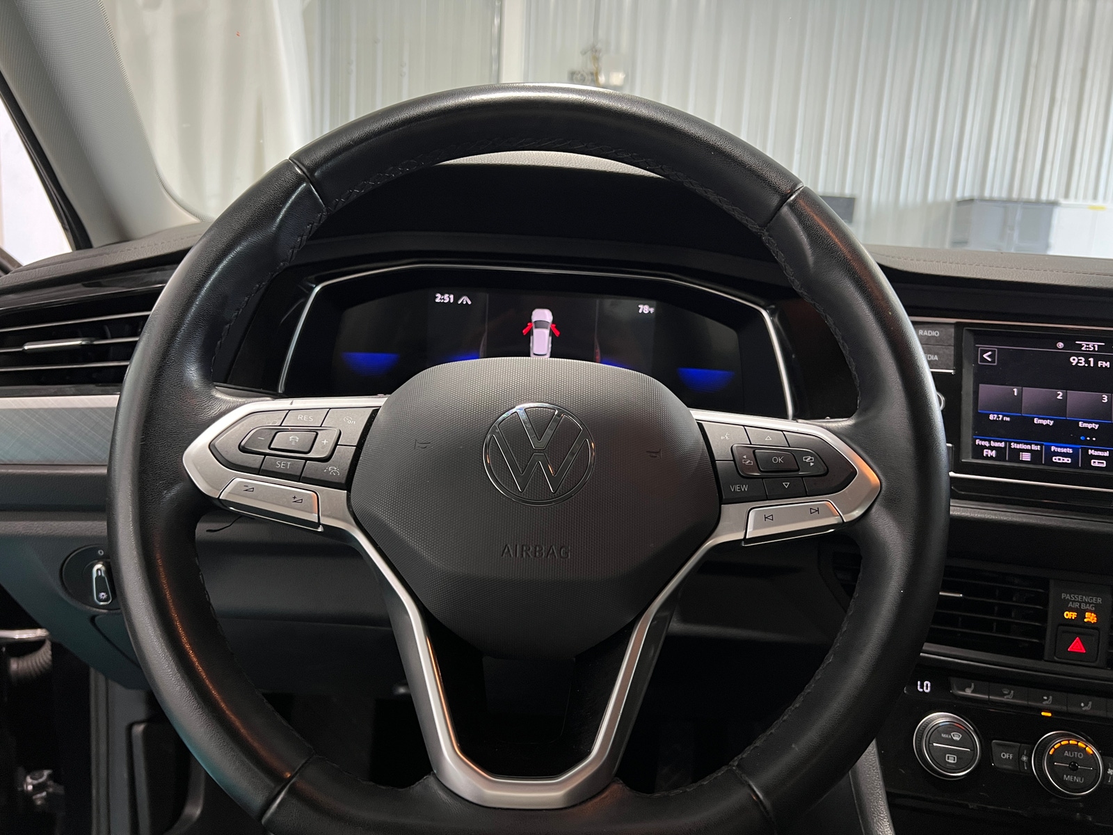 Thumbnail: 2023 Volkswagen Jetta - 4