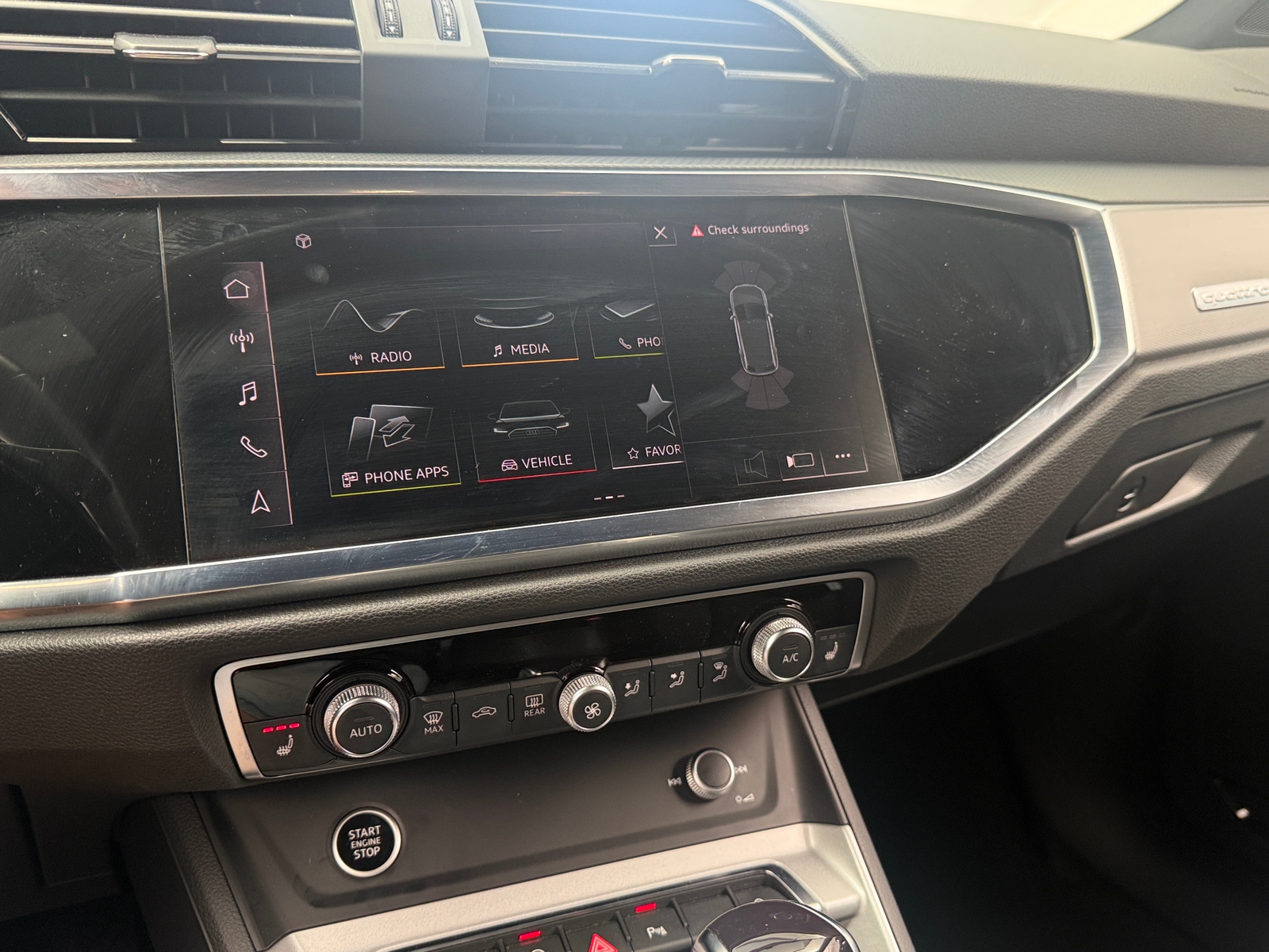 Thumbnail: 2022 Audi Q3 - 3