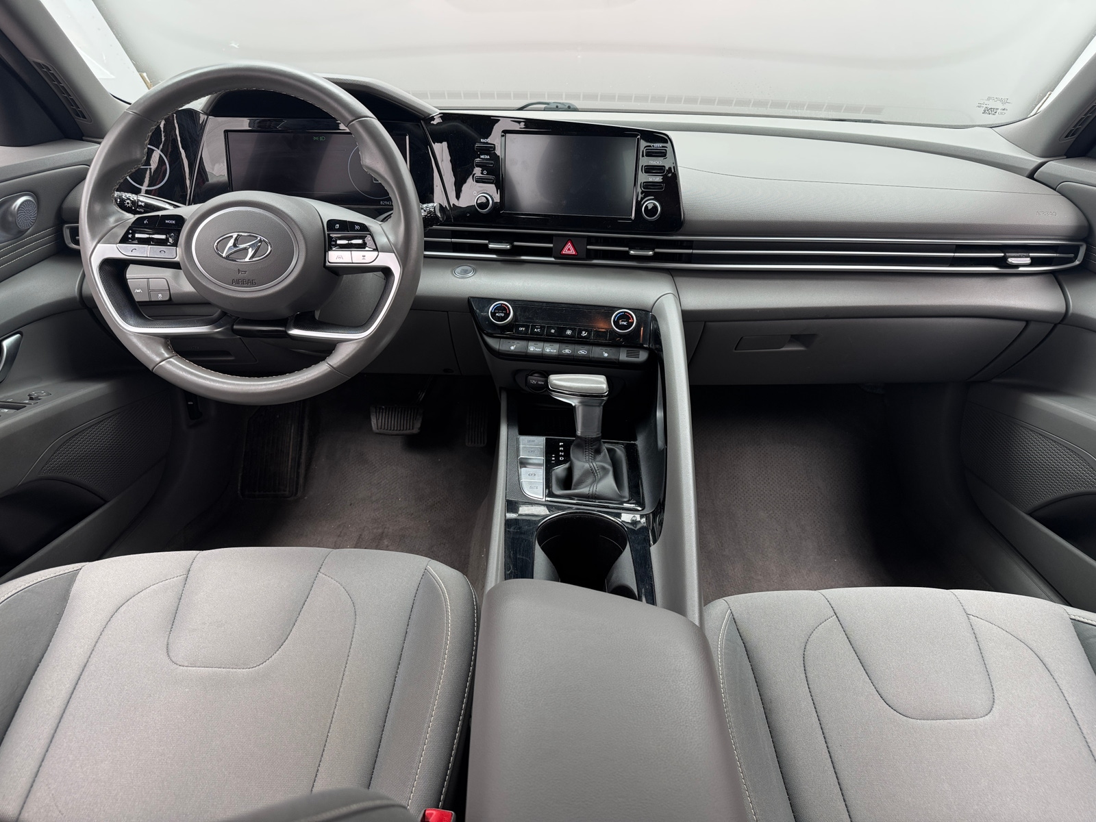 Thumbnail: 2022 Hyundai Elantra - 3