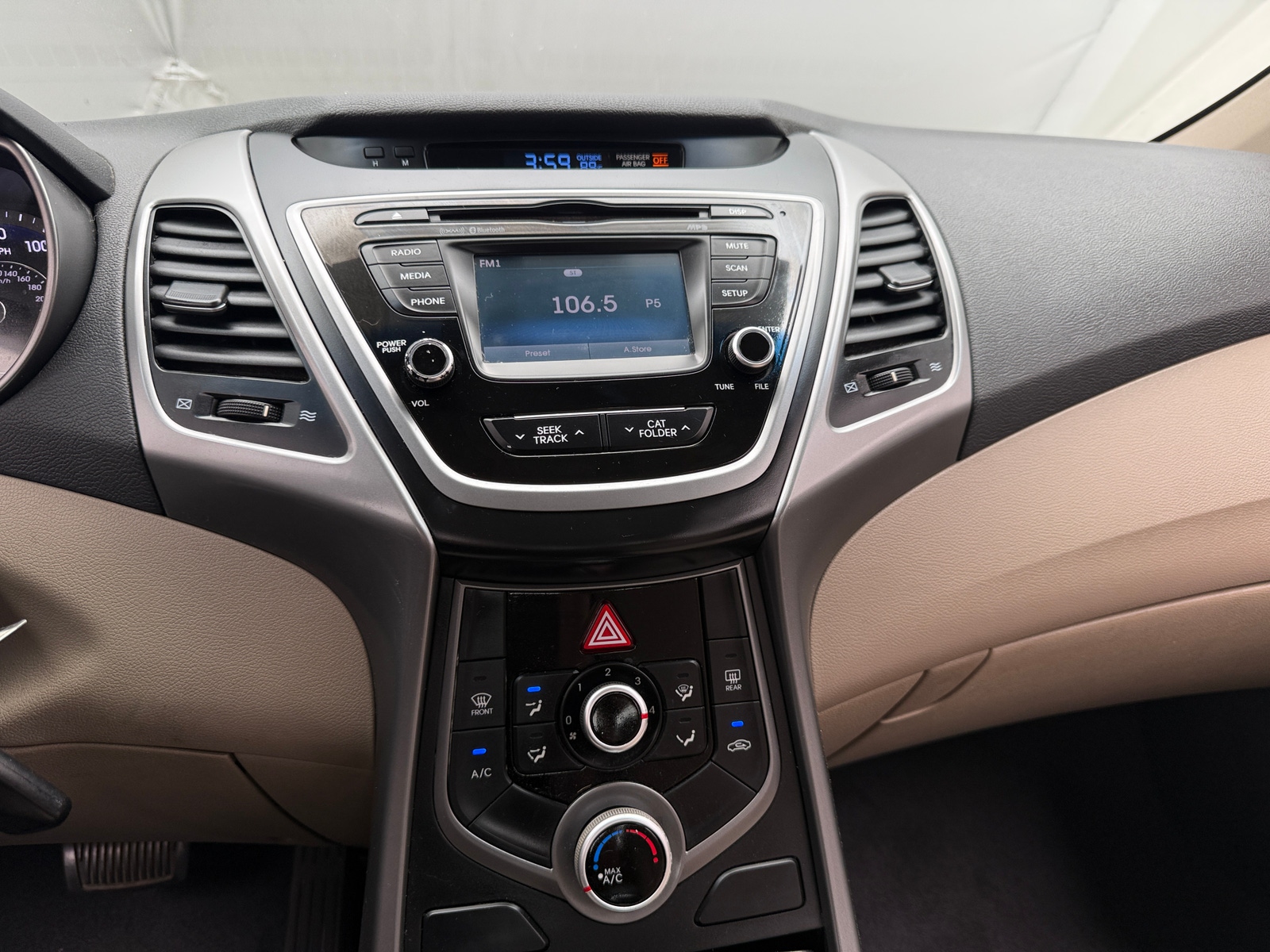 Thumbnail: 2015 Hyundai Elantra - 4