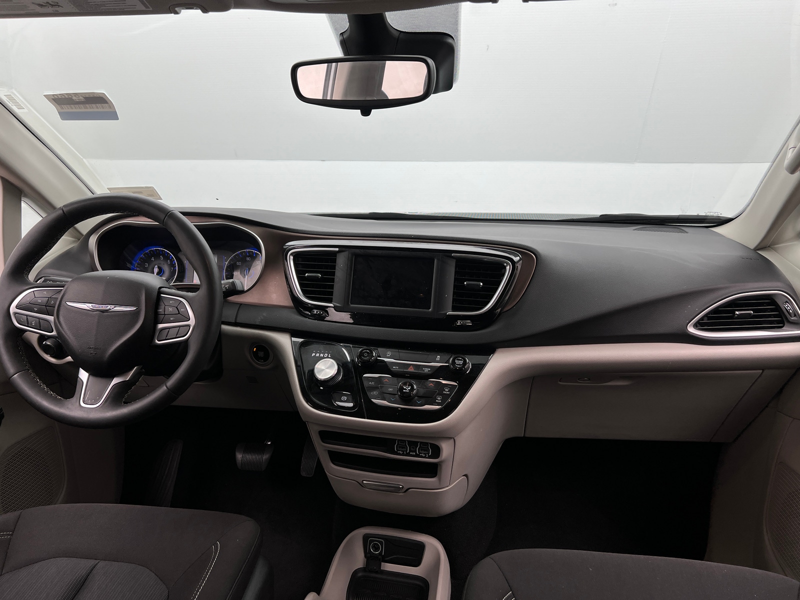 Thumbnail: 2023 Chrysler Voyager - 3